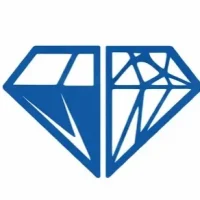 Grabado láser: figura de un diamante con diferente diseño en cada lado en color azul en un fondo color blanco.