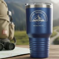 otografía de uno de los termos personalizados de una empresa de acero inoxidable en color azul con plateado.